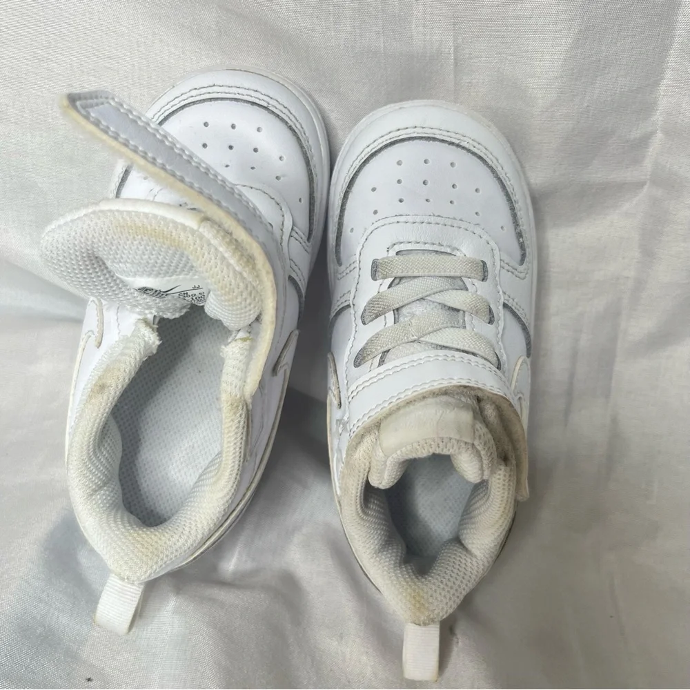 Nike White Low-Top Sneakers with Velcro Closure